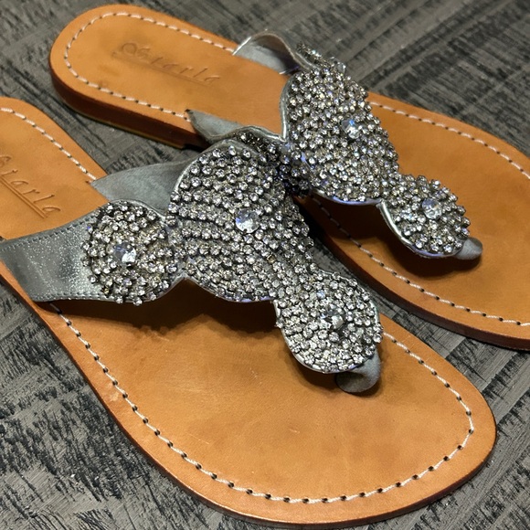 Elegant Silver Rhinestone Sandals - Picture 2 of 10